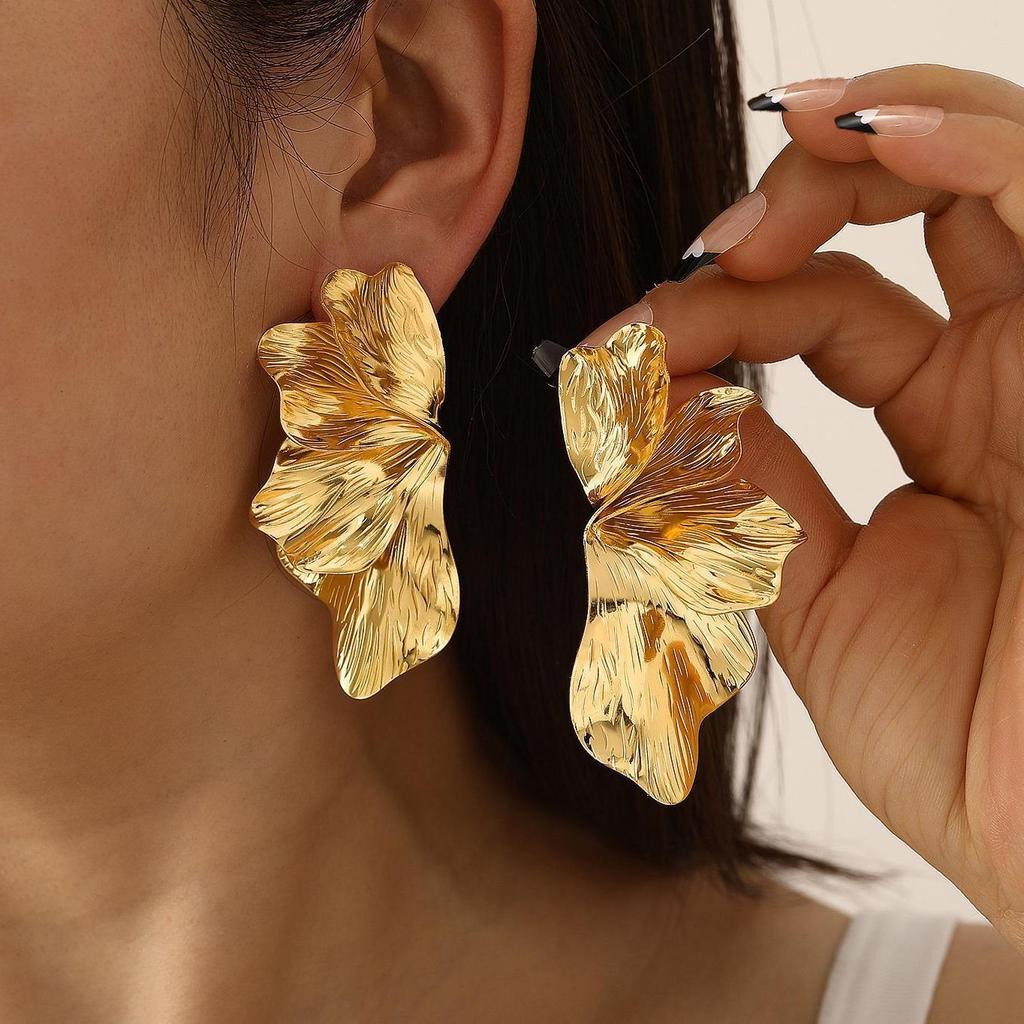 1 Pair Geometric Chic Iron Stud Earrings For Women Fashion Elegant Gold Color Floral Retro Design Earring Daily Wear Jewelry