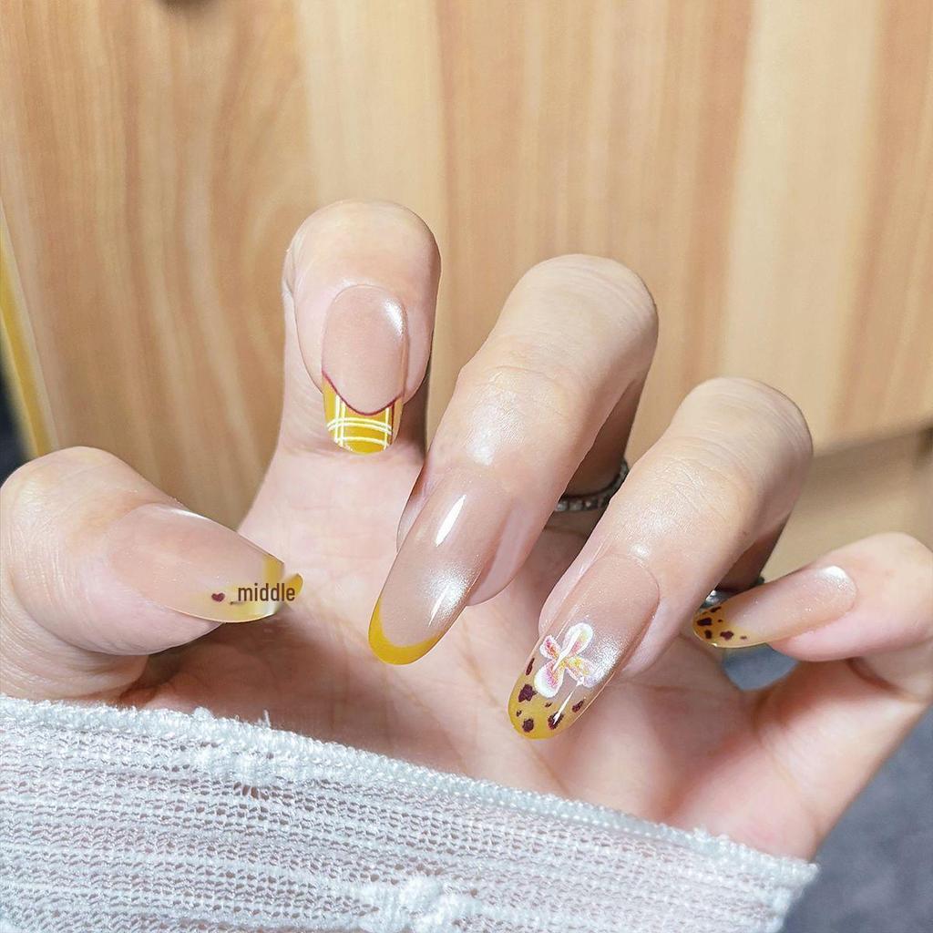 Korean Style Retro Yellow Leopard & Floral Press-On Nails - Sweet Clear Nude Fake Fingernail Stickers