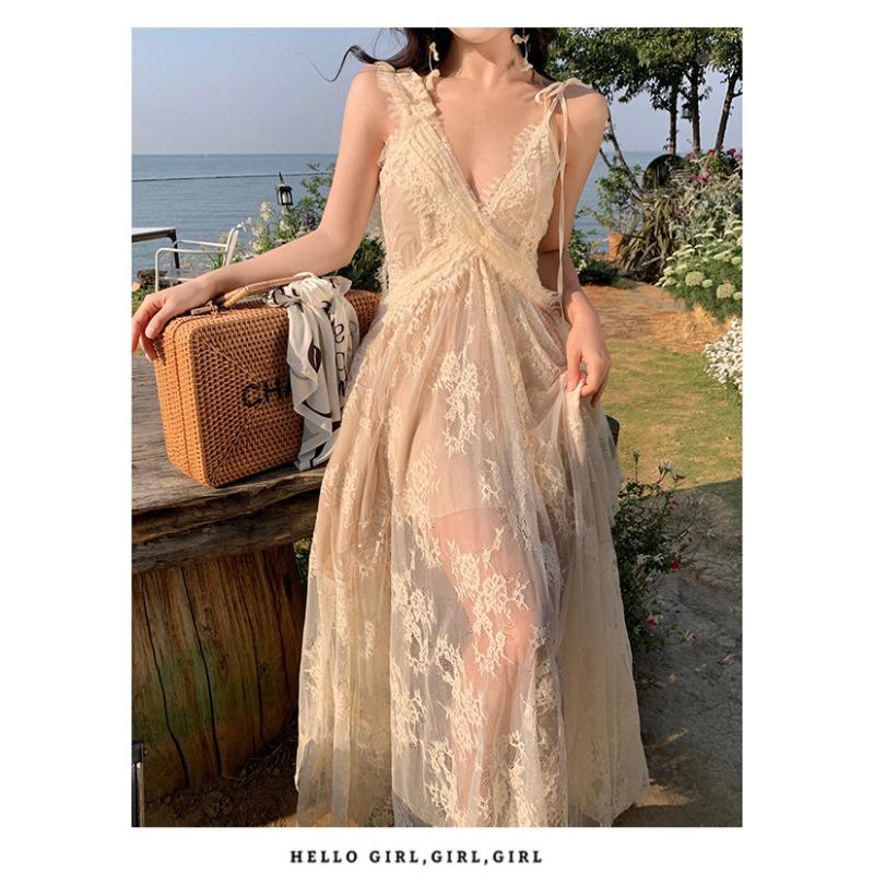 Женские летние кружевные длинные платья с открытой спиной и бретельками