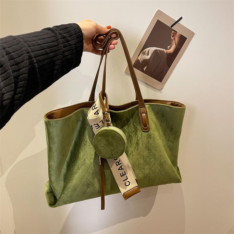Ретро сумка женская большой вместимости 2025 новая высококлассная универсальная повседневная на плечо рабочая сумка-тоут