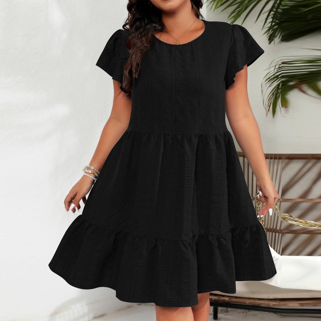 Женское большое однотонное платье с круглым вырезом и рюшами в праздничном стиле для отдыха