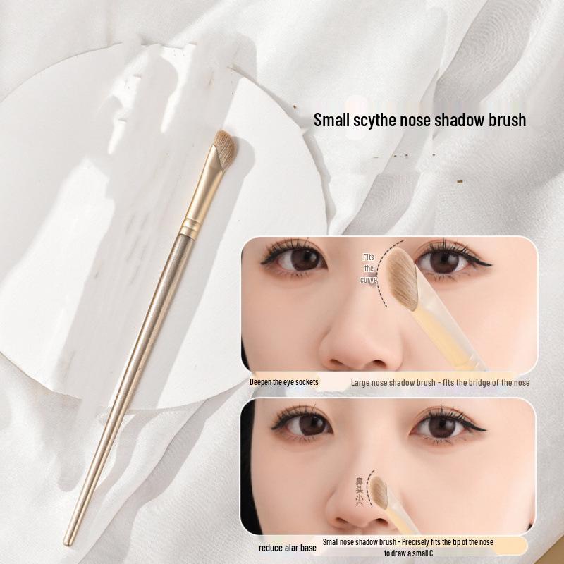 Серповидная кисть для контурирования носа: Наклонная полувеерная головка для выделения, контурирования и растушевки.. Идеальная маленькая кисть для начинающих.