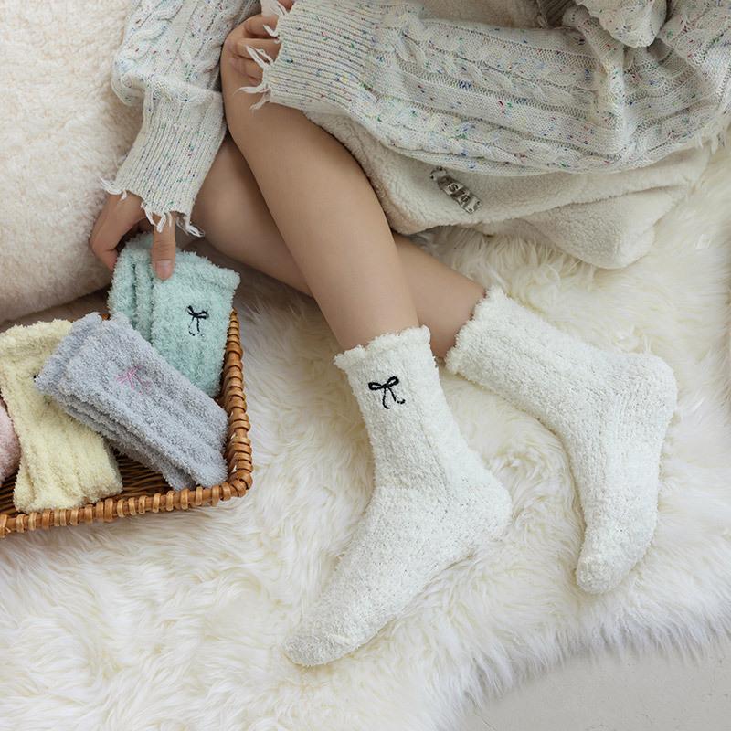 Winter Coral Fleece Socks Women'S Bow Thickened Fleece Warm Confinement Socks Medium Tube Floor Sleeping Socks Women