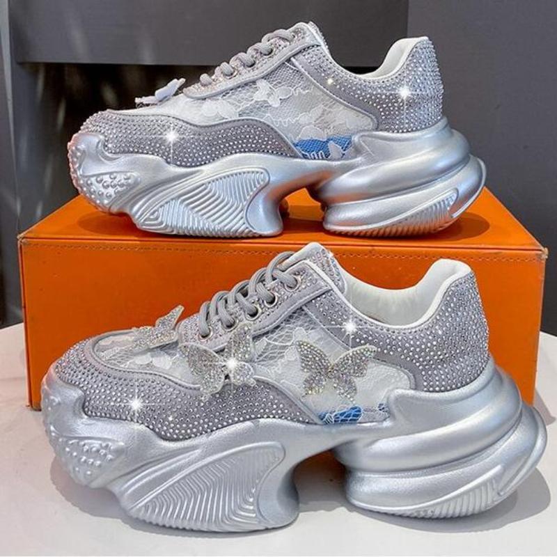 Новые женские туфли на платформе 2024 года, кристальные туфли на толстой подошве белого и серебристого цвета, блестящие кроссовки с кристаллами, трендовые повседневные кроссовки