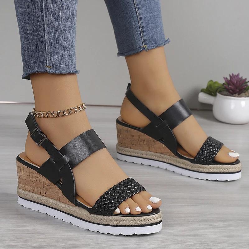 Модные белые плетеные босоножки на танкетке Женские Летние 2025 Легкие Нескользящие Пляжные Туфли Женские Модные Ремешок с Пряжкой Платформа Sandalias De Mujer