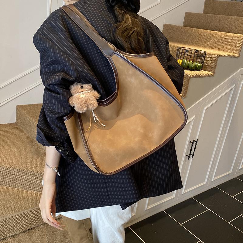 Изысканная Универсальная Кожаная Сумка на Одно Плечо Портативная Большая Вместимость Модная Темпераментная Иностранная Премиальная 2025 Осенняя Женская Сумка-Тоут