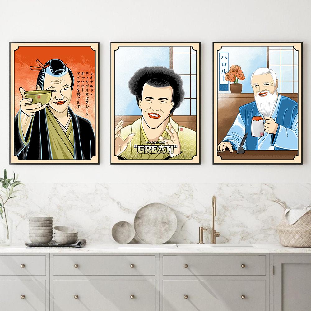 Забавный мужчина смеется, указывая на плакат маслом, пьет чай, японское украшение дома