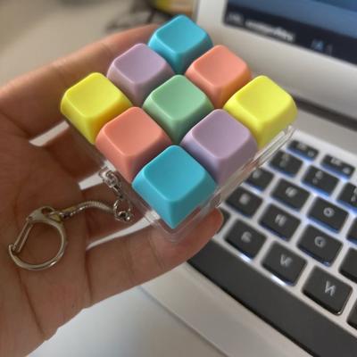 Механическая клавиатура Fidget Keychain Снятие стресса и беспокойства Портативная дорожная тихая детская взрослая клавиатура с 1/9 клавишами Щелкающая сенсорная клавишная игрушка