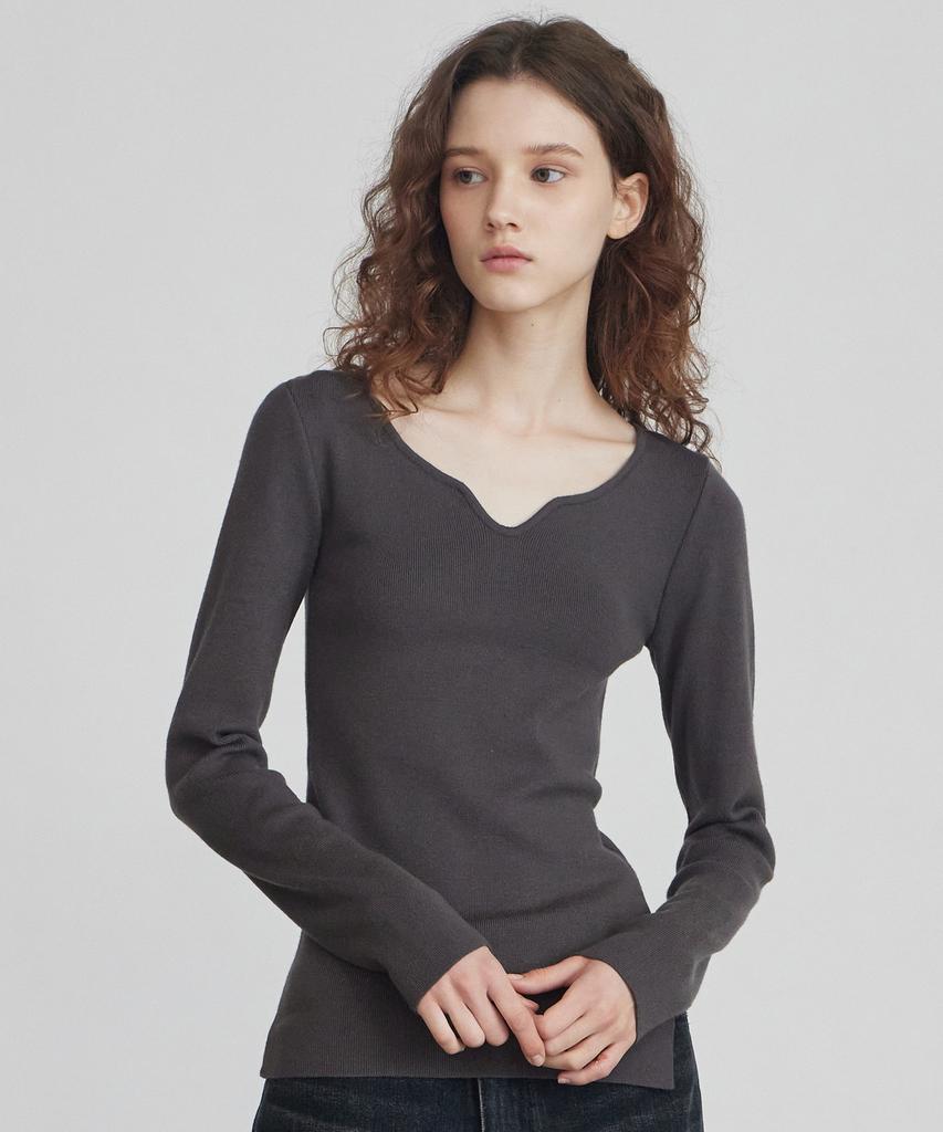 ITOV SEOUL Ribbed V-Neck Knit Ch
