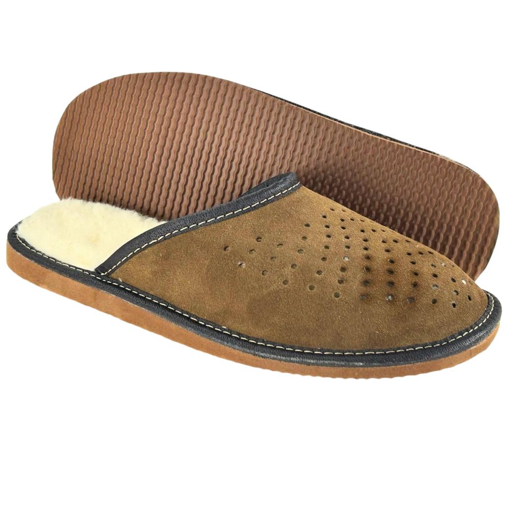 Brown men's insulated slippers. Comfortable men's house slippers 40