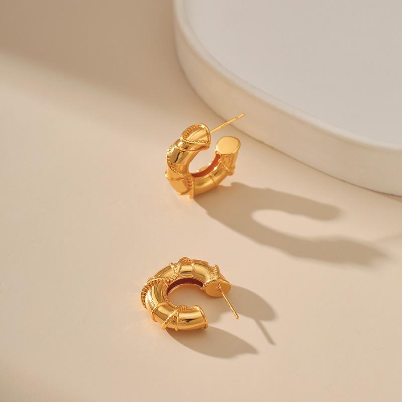 Classic European American Style Daily Versatile Semicircle C Shaped 18k Gold Plated Stud Earrings