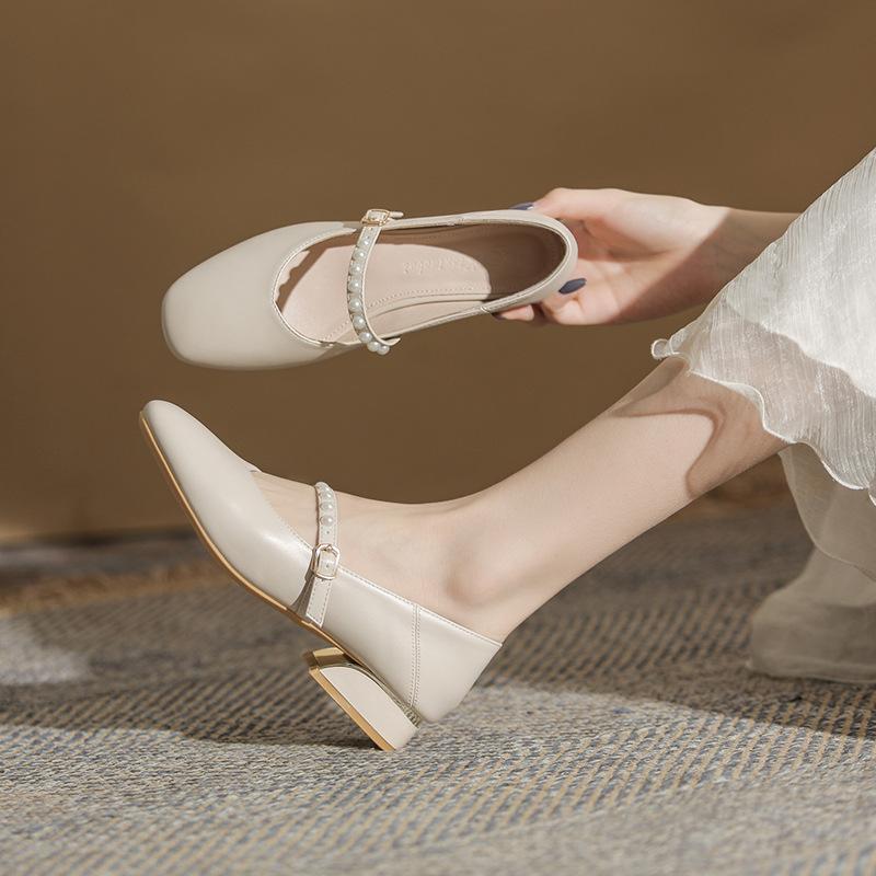 2024 Новые туфли Мэри Джейн с жемчугом, модные повседневные туфли в стиле ретро, простые универсальные туфли с квадратным носком, однотонные туфли для женщин