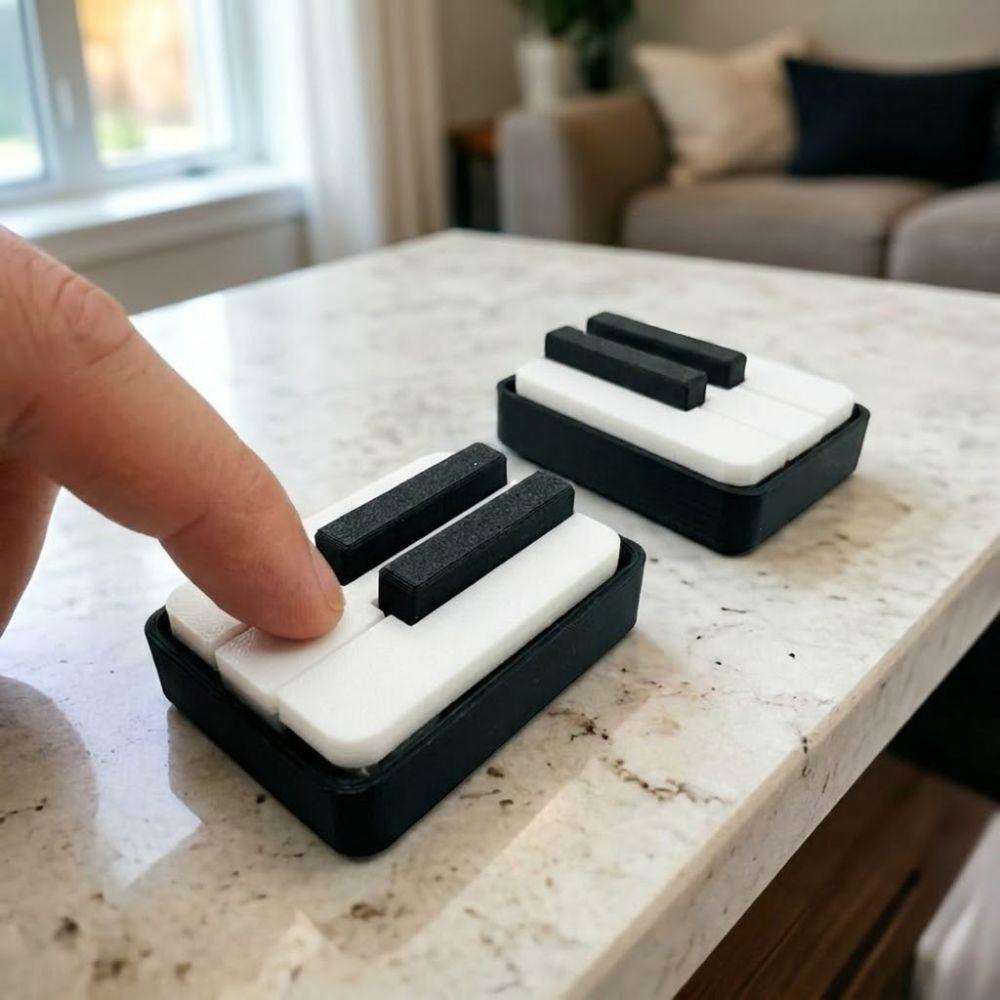 Novelty Piano Stress Clicker Keychain 5-key Press Piano Key Fidget Figurine  Backpack