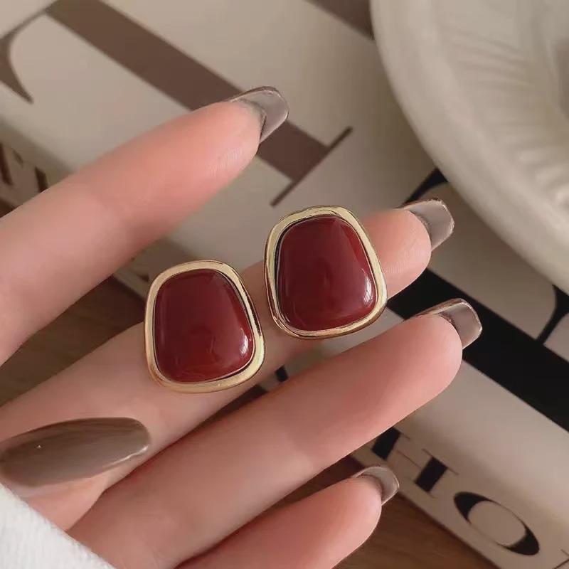 2023 Высококачественные квадратные серьги в стиле ретро во французском стиле для женщин