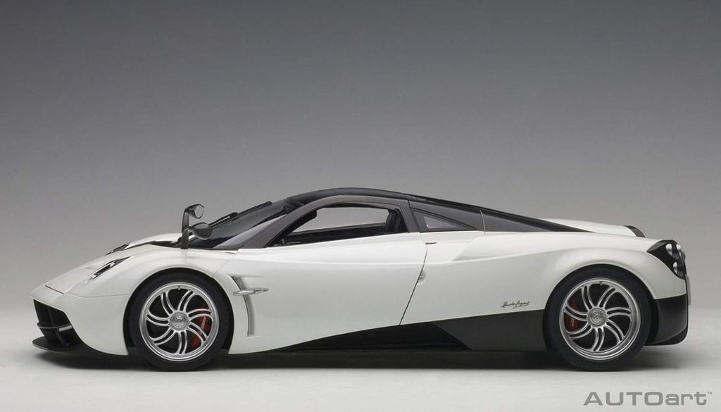 AUTOart Pagani Huayra white 1/12