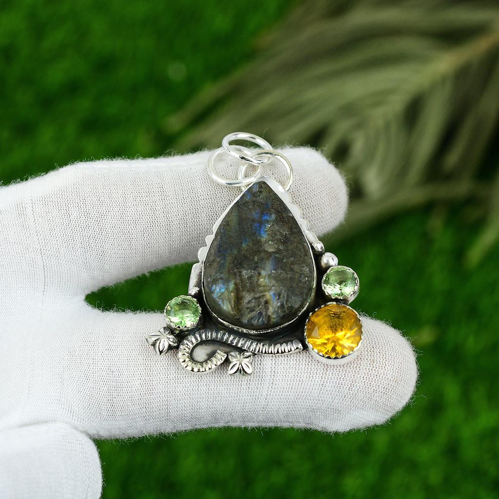 Natural Labradorite Rough Gemstone Pendant 925 Sterling Silver Jewelry For Girls