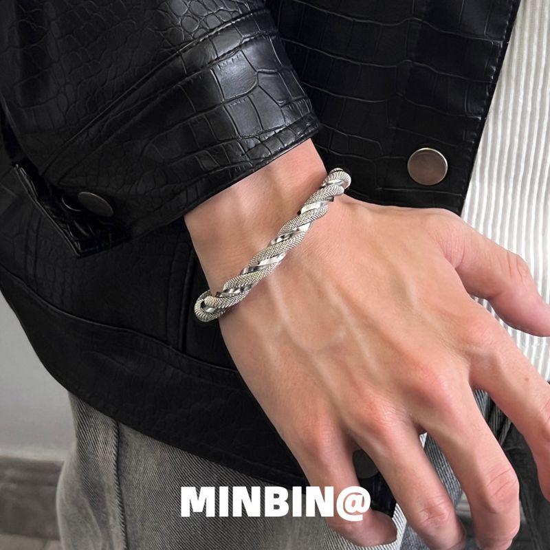 Woven and Entwined Geometric High-End Bracelet, Minimalist Style, European and American Niche Design Bracelet, Titanium Steel Bracelet, Jewelry