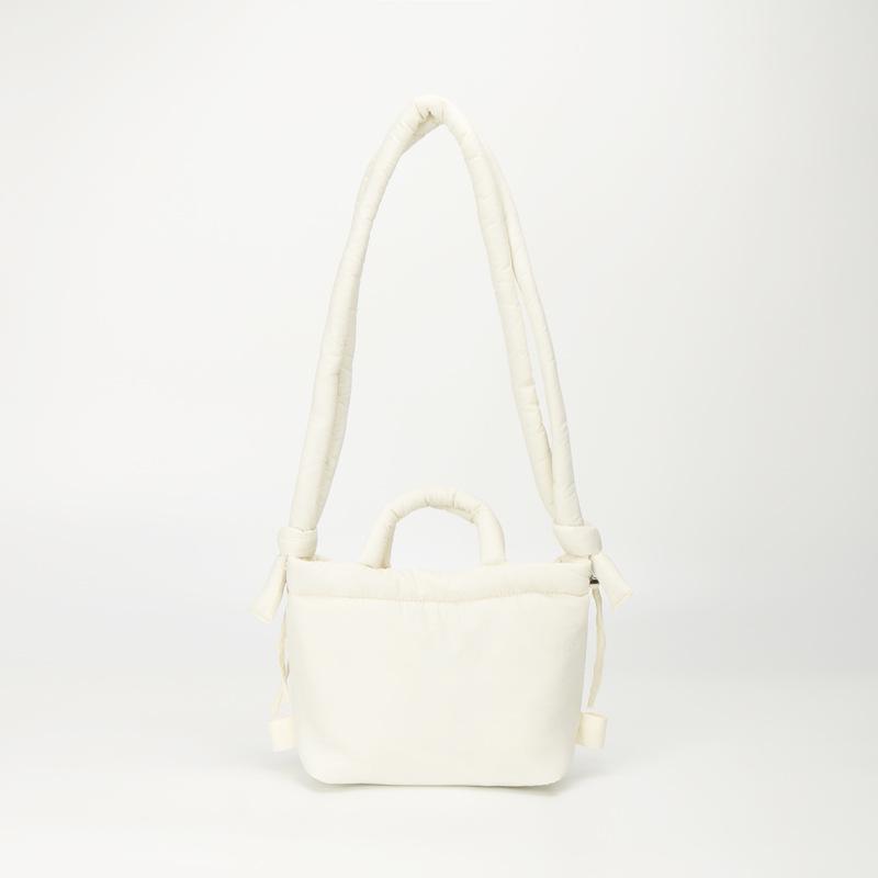 Трендовая нишевая пуховая сумка кроссбоди - Легкая, универсальная, однотонная наплечная сумка для повседневной носки