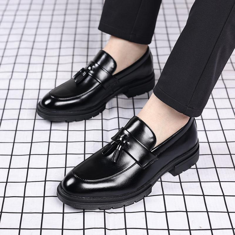 Large size British leather shoes men's size 3846 men's shoes new business small leather shoes fringed casual leather shoes