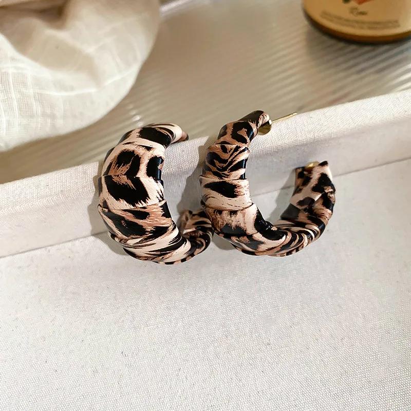 C-shaped Leopard Print Leather Big Pendant Earring for Women Exaggerated Personality Temperament Simple Round Jewelry Brincos