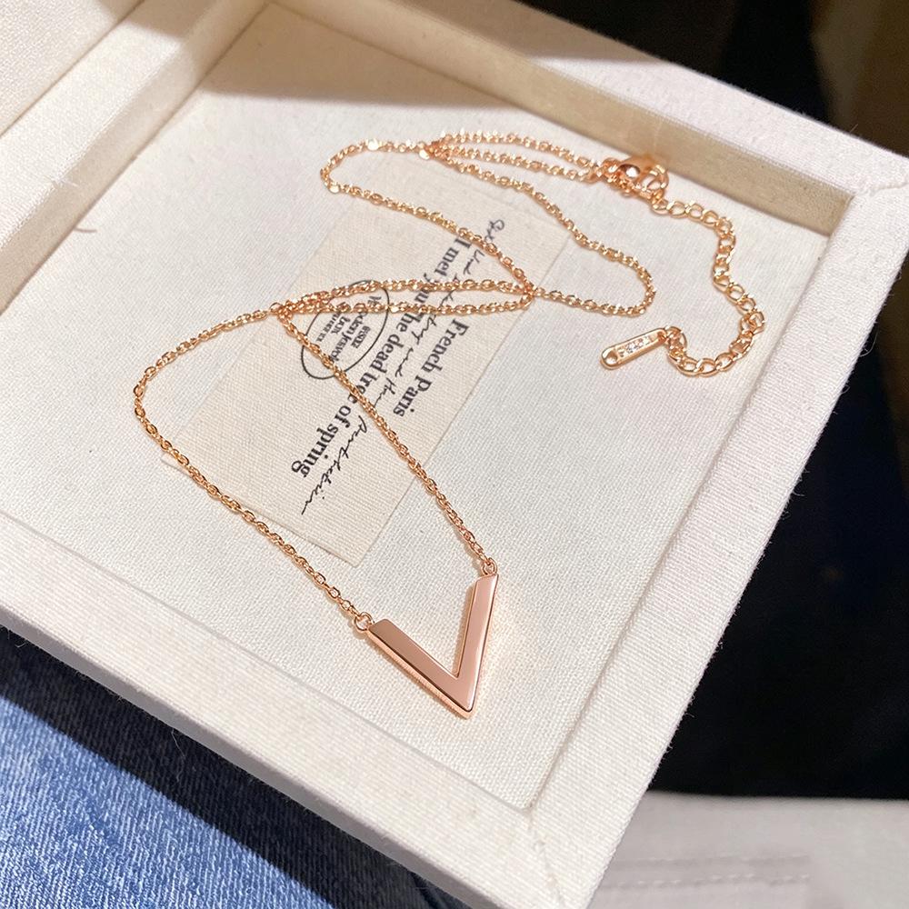 Elegant Micro-Inlaid Diamond Cross Necklace: Fresh Design for Women