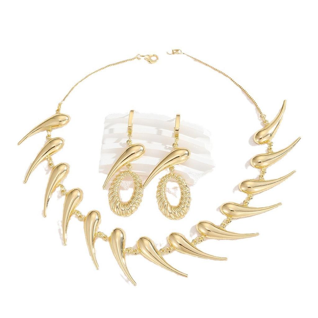 European and American popular metal smooth water drop necklace female European and American high-end comma collarbone chain jewelry