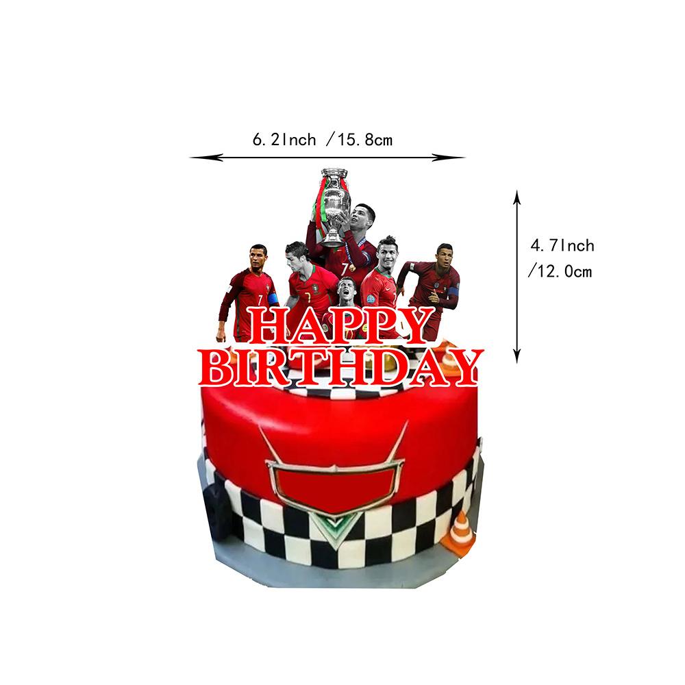 Праздничные украшения Криштиану Роналду включали топперы для торта, воздушные шары, баннер