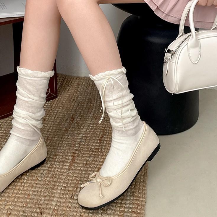 Модные, легкие, супер-огненные и красивые французские туфли на плоской подошве с мелким горлом для женщин 2025 года, новые летние туфли в стиле ретро Мэри Джейн