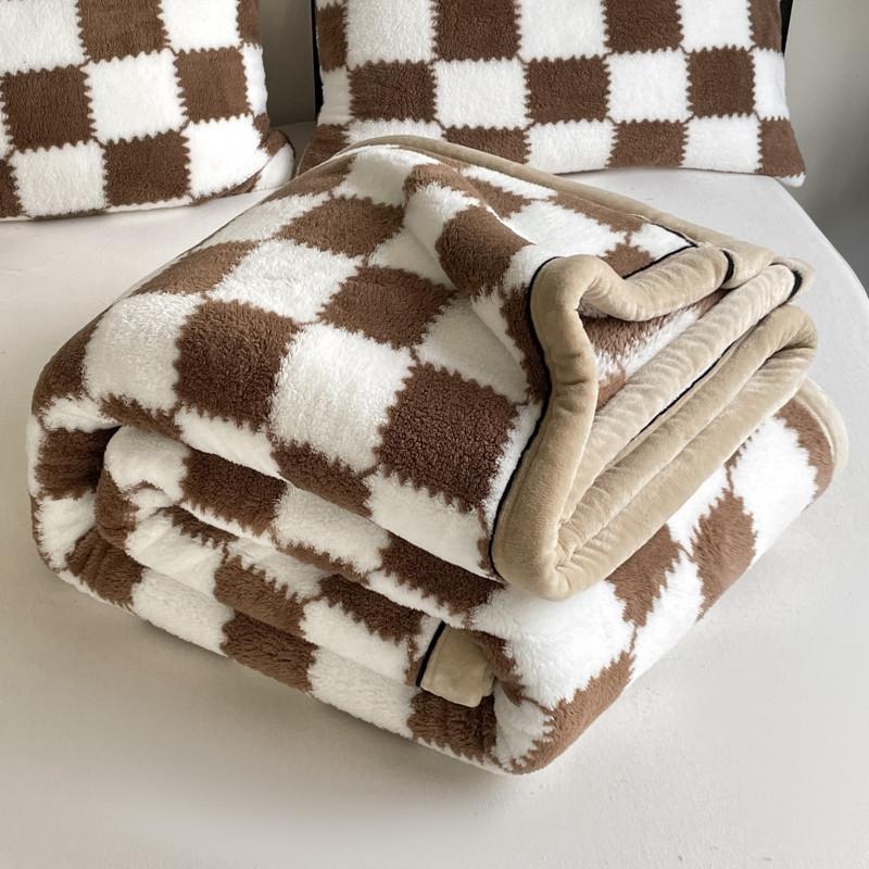 Luxurious Thick Half-Sided Plush Blanket for Autumn & Winter - Perfect for Sofa or Office Naps