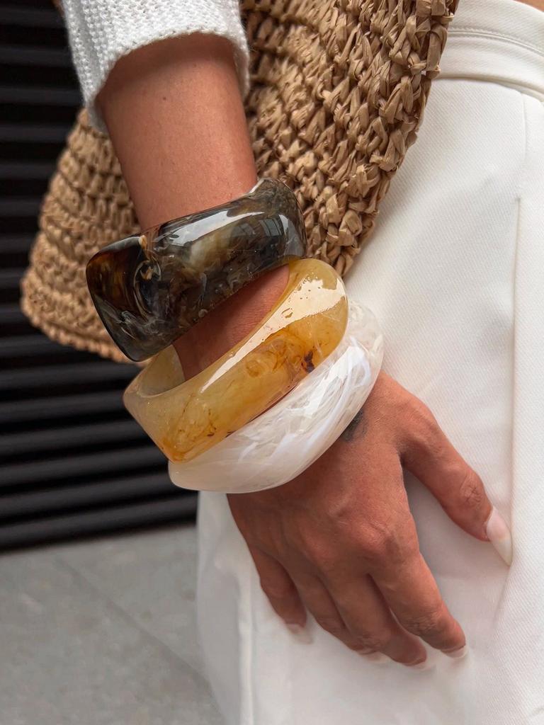 Able Преувеличенный Необычный Неправильный Браслет-манжета - Геометрический дизайн из смолы для универсального стиля