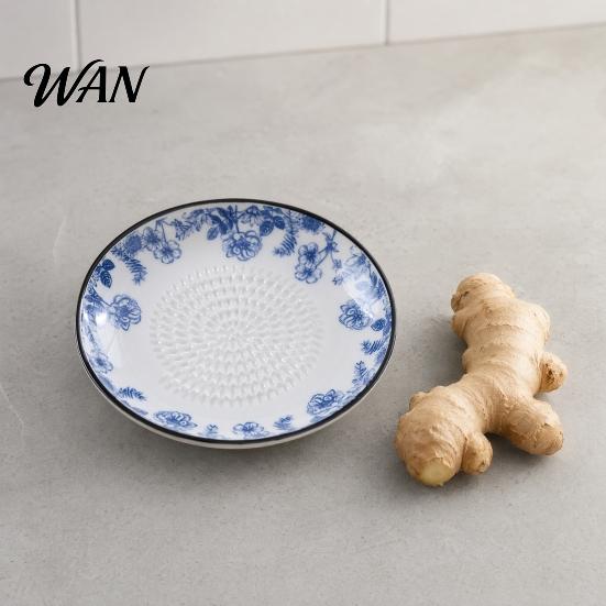 Compact Kitchen Grater Garlic Plate, Ceramic Ginger Mincer All-in-One Grinding Mixing Serving Tool for Turmeric Cheese Tomato Herb Dip Plate