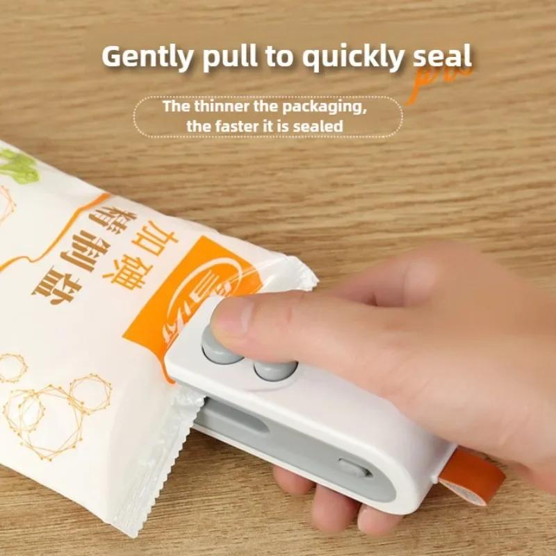 2 In 1 Mini Bag Heat Sealer Storage Package Snack Sealer Clip Handheld Plastic Bag Heat Sealing Machine USB Rechargable