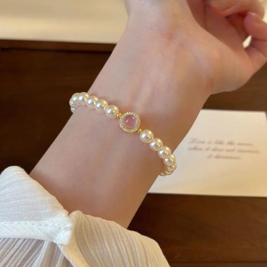Pearl Bracelets for Women Dainty Stretch Pearl Jewelry for Everyday Wear Wedding & Bridesmaid Bracelet Lightweight Stackable Pearl Accessories