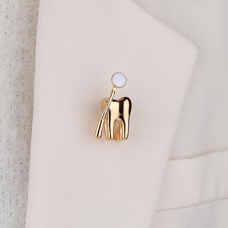 Creative Medical Brooch: Dental Mirror Design for Shirts and Coats