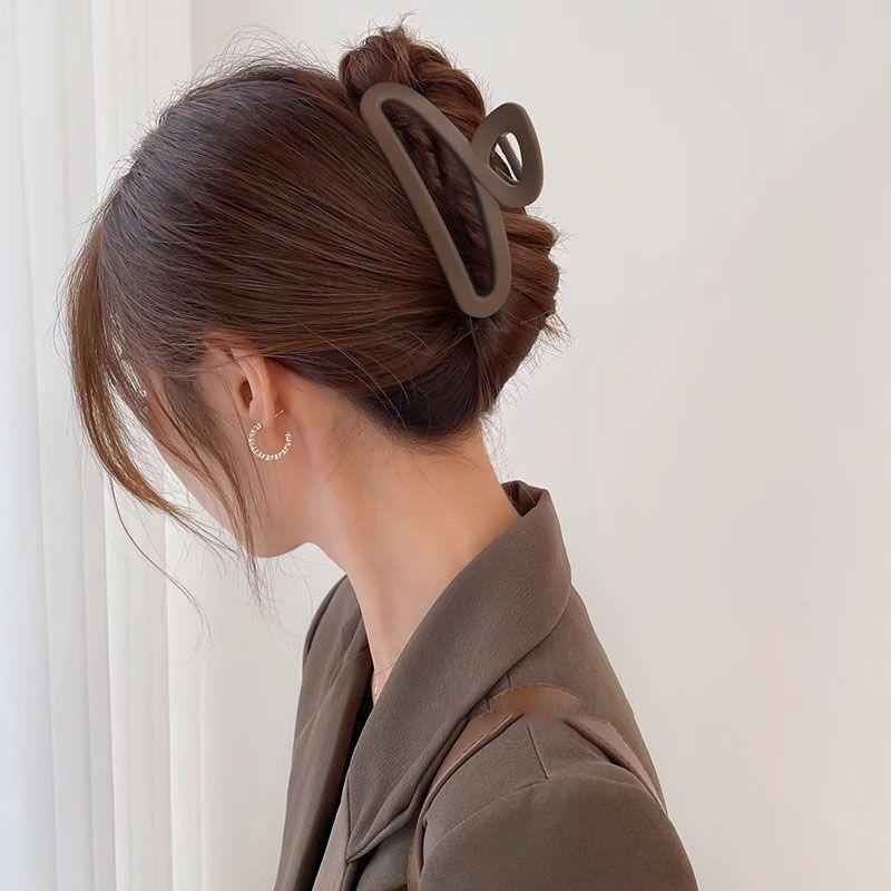 Винтажные кофейные когти для волос, модные полые заколки для волос с геометрическим рисунком, заколки для волос в виде краба и акулы, головные уборы для женщин, вечерние аксессуары для волос