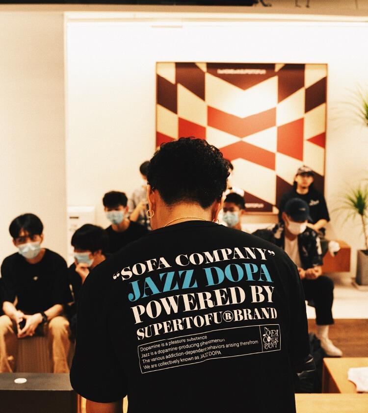 Музыкальная тематика SofaCompany Ретро Типография Футболка с коротким рукавом Группа Хип-хоп Европейский и американский уличный стиль Свободная Большого размера Ин