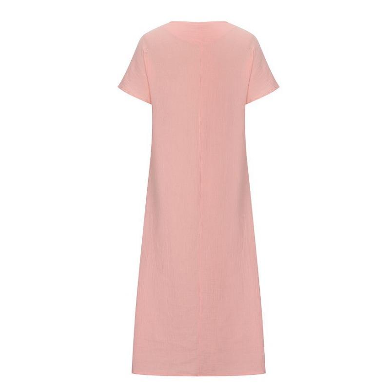 Платье с вышитым разрезом