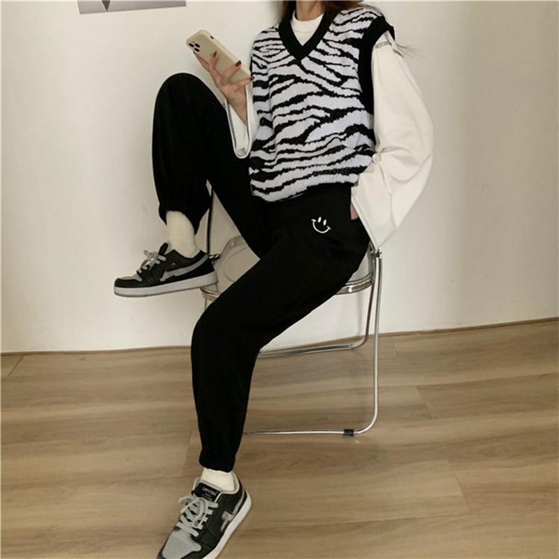 Large Size Plus Velvet Plus Velvet Warm Outer Wear Pants Female Students In The Fall and Winter Cotton Pants Smiley Pattern Solid Color Leggings