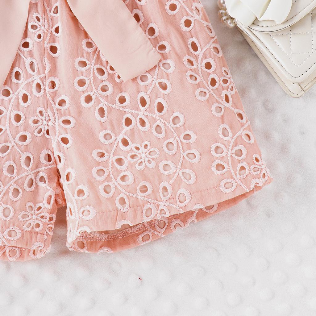 Модный костюм для девочек, летний детский повседневный кружевной топ с бретелькой через шею + шорты с вырезом и поясом