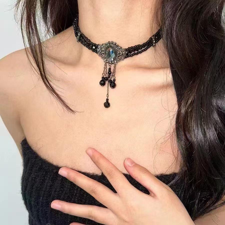 Punk Rivet Cross Clavicle Chain Choker Necklace for Men & Women