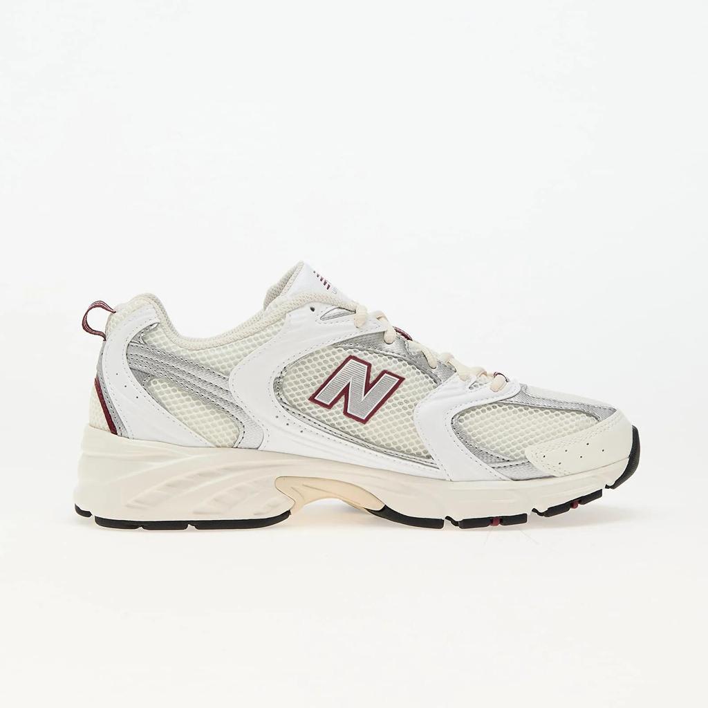 Sneakers New Balance White Women Version 530