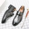 Fashion Italian Brand Crocodile Pattern Black Leather Shoes Buckle Loafers Business Moccasin Thick Bottom Pointed Toe Designer Shoes