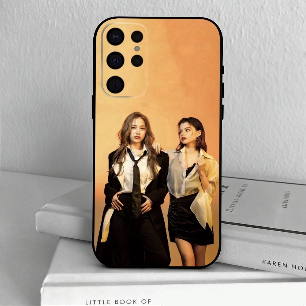 Pink Theory F-Freen B-Becky Phone Case For Samsung S25,24,23,22,30,21,10,9,Ultra,Plus,Lite,FE,4,5 G Soft Black Case