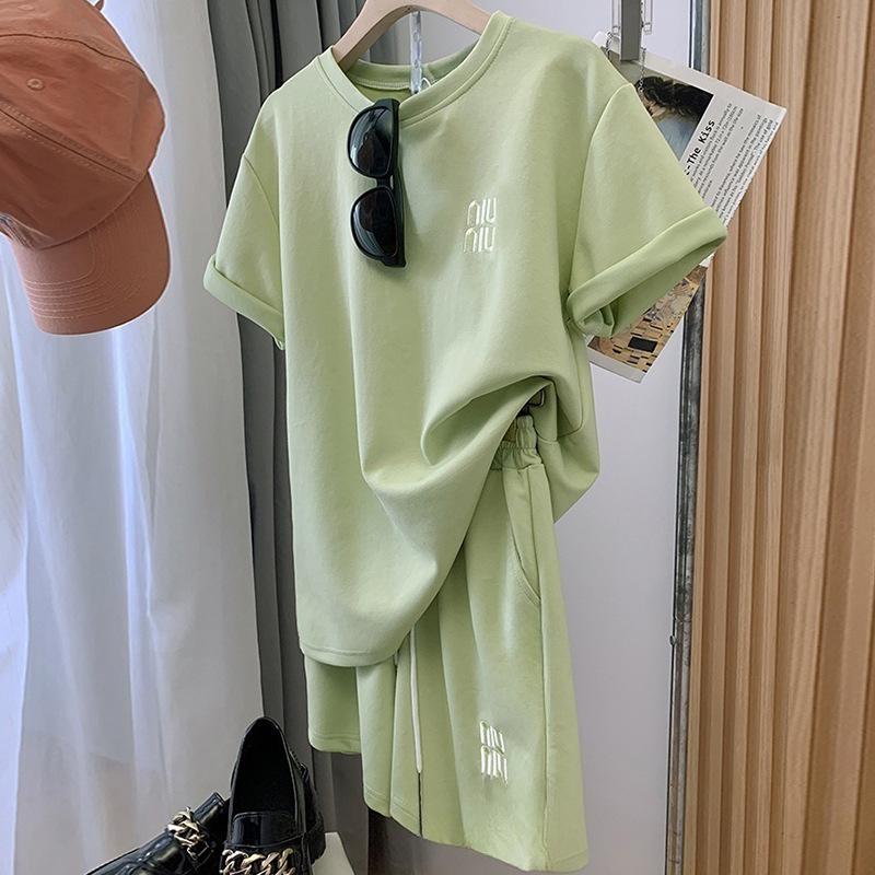 Летний комплект с короткими рукавами, женский повседневный спортивный наряд, удобный свободный уличный стиль, модный комплект из двух предметов