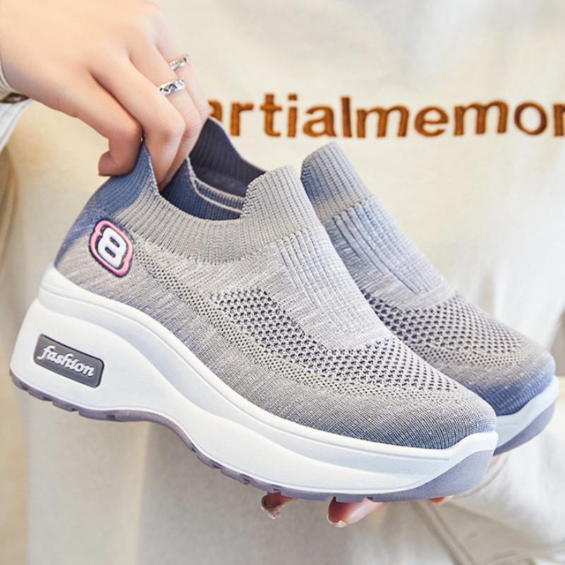 Модные женские кроссовки на танкетке, сетчатые дышащие женские лоферы слипоны на платформе, вулканизированная обувь для женщин, спортивная женская обувь