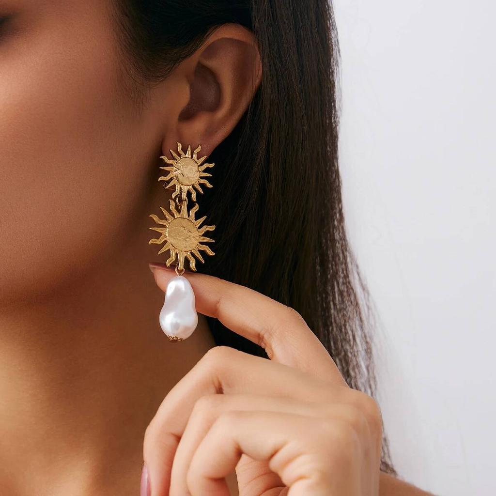 Salircon Vintage Gold Color Sunflower Pendant Earrings for Women 2026 Luxury Imitation Pearl Earring Fashion Party Jewelry Gift