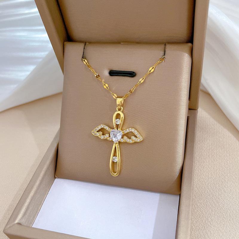 Copper Micro-Inlaid Love Light Luxury Temperament Gorgeous Full Diamond Necklace Female Versatile Collarbone Chain Titanium Steel