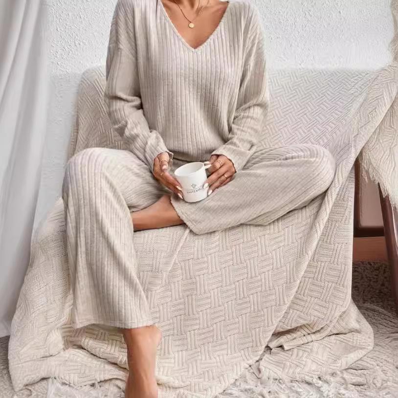 Autumn and Winter Women's Knitted Pit Stripe Milled Long Sleeve Suit V-Neck Loose Casual Pant Suit