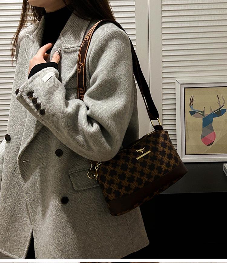 New Women's High-End Printed Shoulder Handbag - Large Capacity & Versatile Crossbody