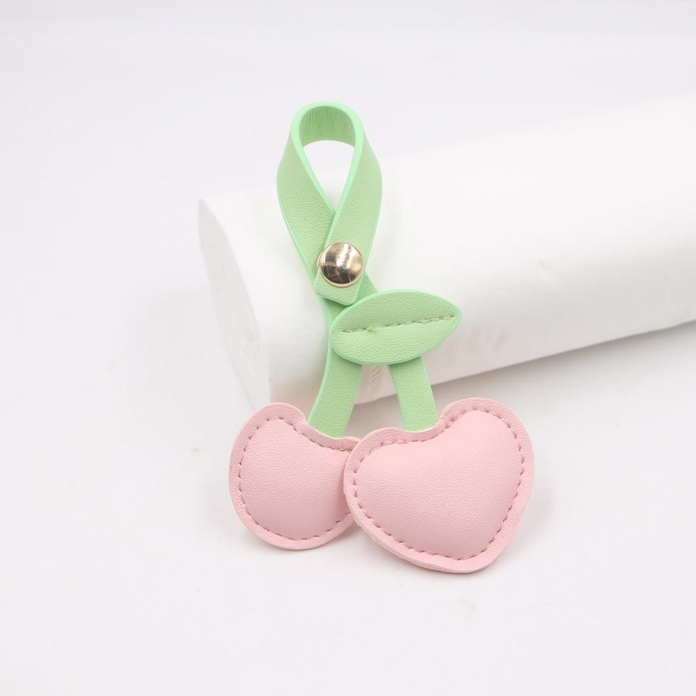 Европейская и американская пасторальная кожаная сумка «Вишня» с ретро кулоном-брелоком